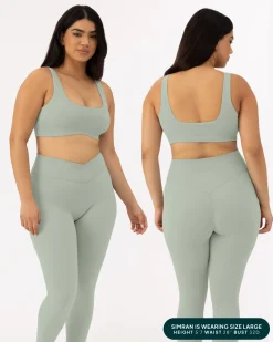 PAVOI Medium Support Bras|Bras-Athleisure Curved Hem Medium-Support Sports Bra