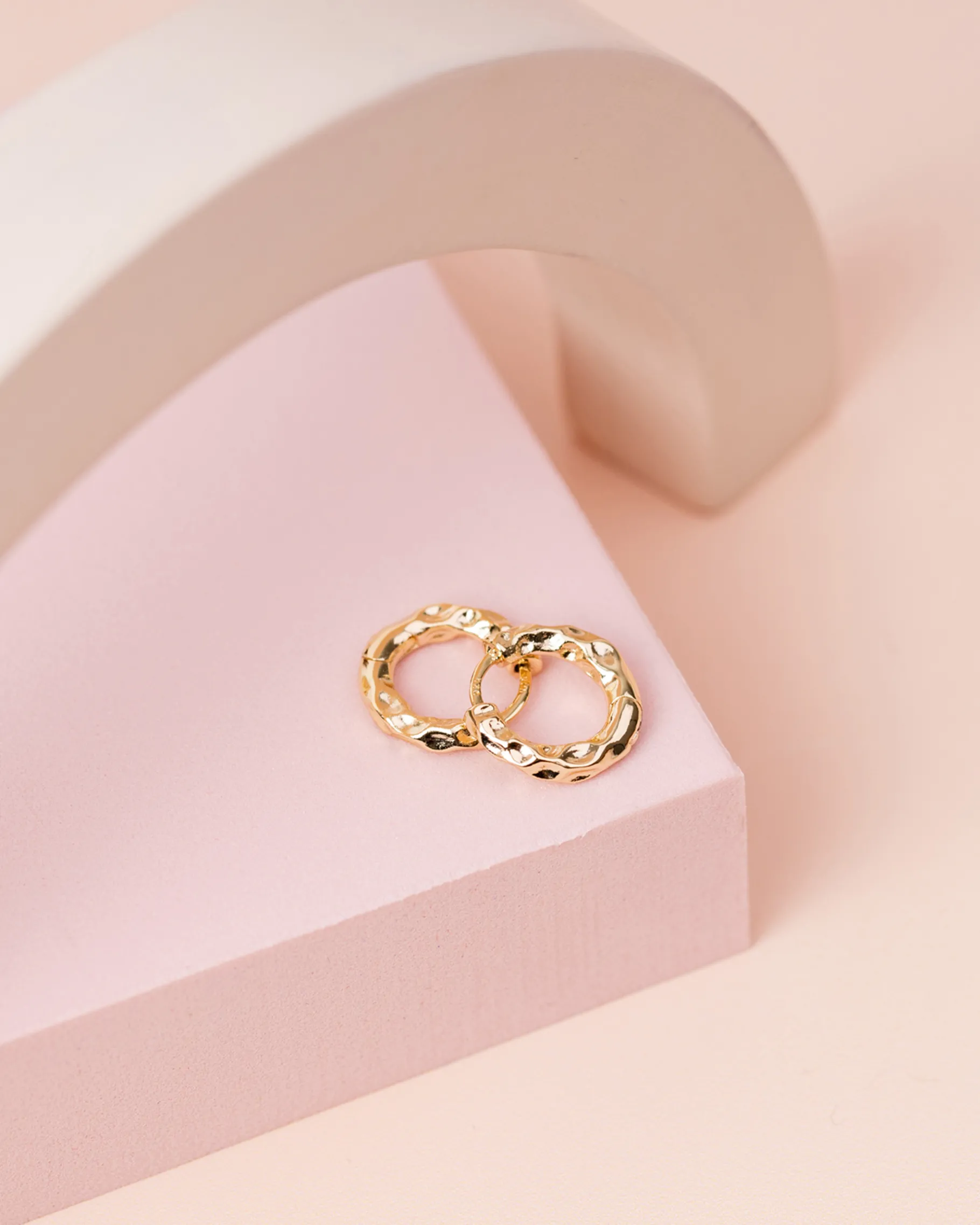 PAVOI Huggies|Hoops-Hammered Huggies