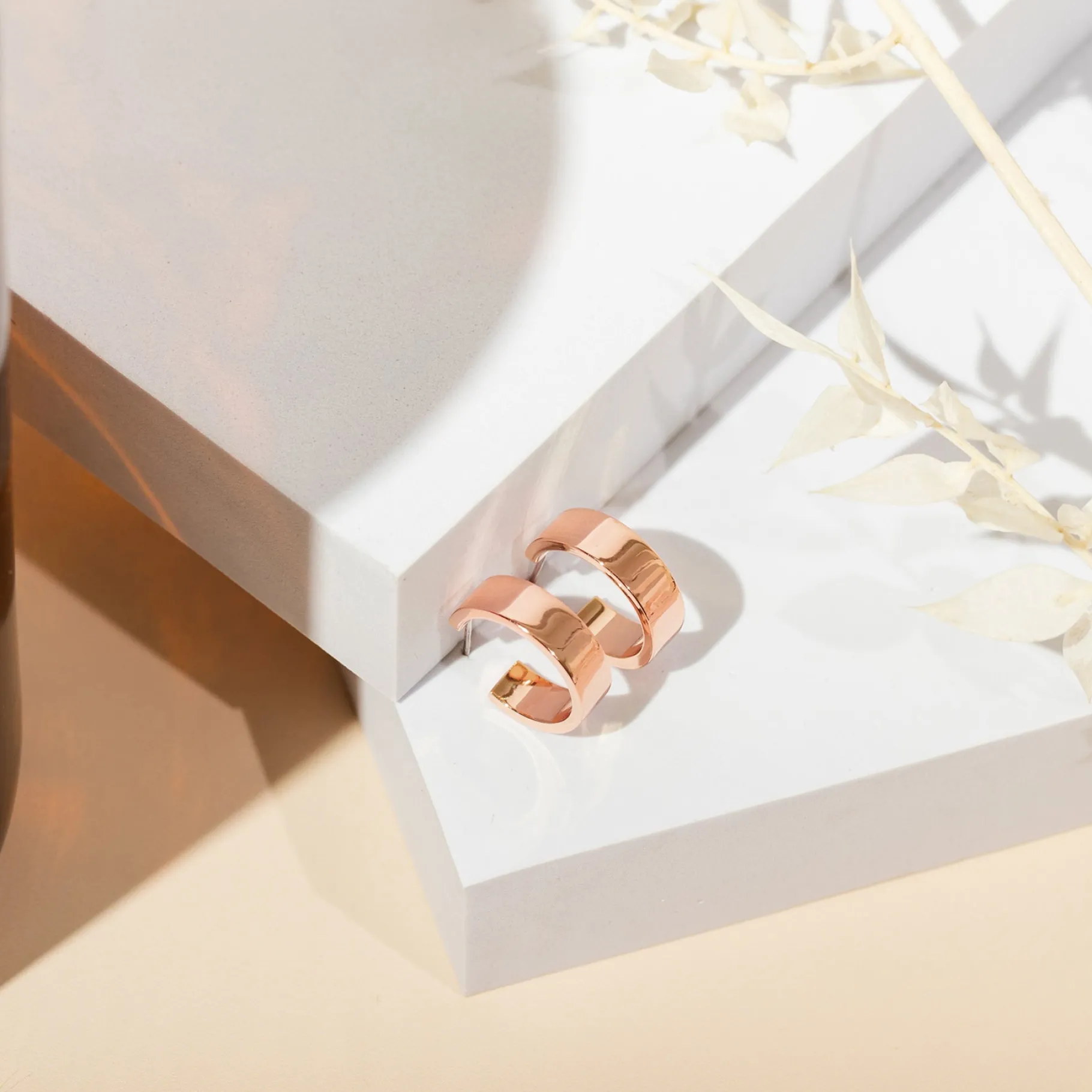 PAVOI Hoops-Squared Edge Hoops